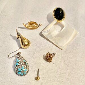 Various Types of Single Earrings